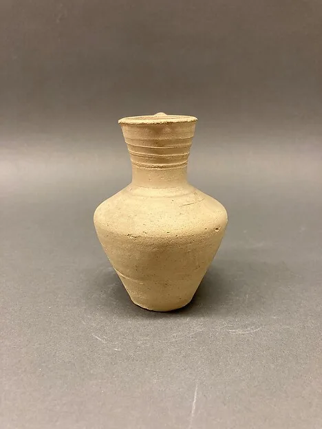 ابریق — نمای تکمیلی ثبت‌شده در رکورد موزه