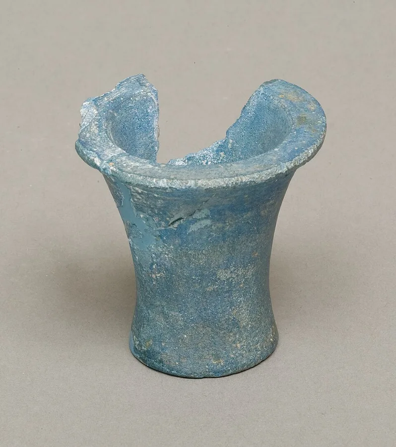 Toilet vase — تصویر رکورد ویکیداده