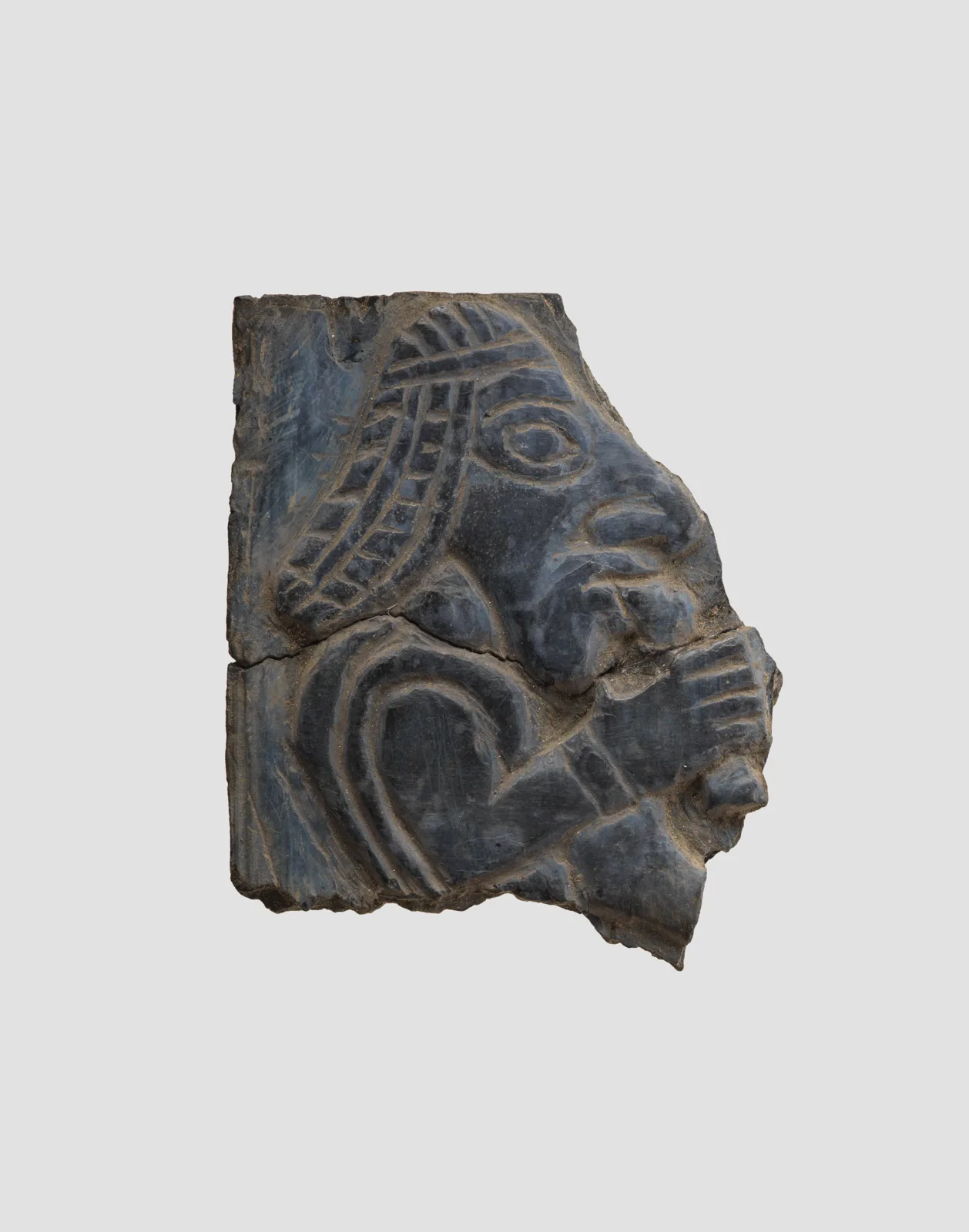 Furniture plaque carved in relief with man holding vessel to his mouth — تصویر رکورد موزهٔ متروپولیتن (دسترسی آزاد)
