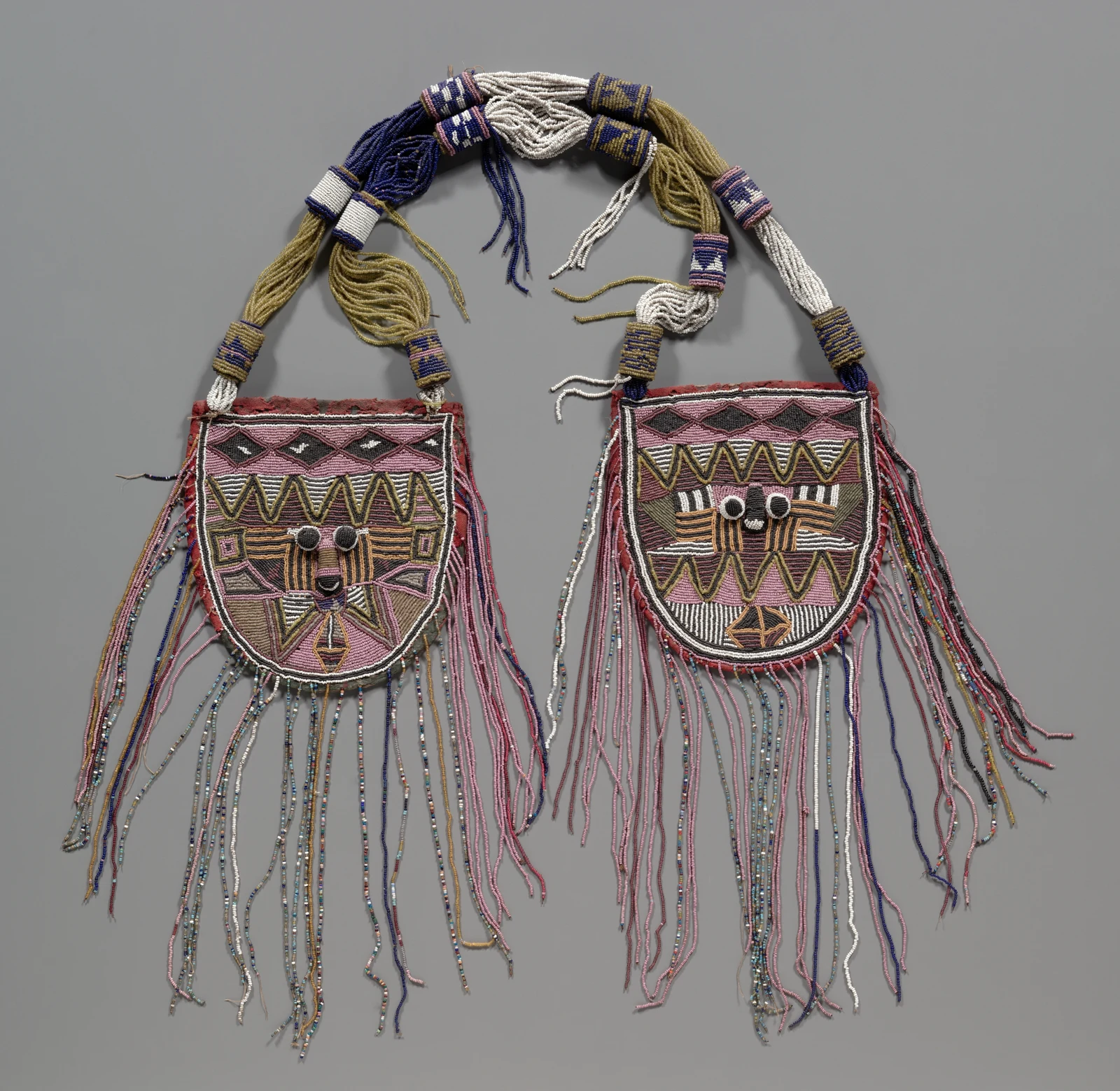 Ifá diviner's necklace (òdìgbà Ifá) — تصویر رکورد موزهٔ هنر کلیولند (دسترسی آزاد)