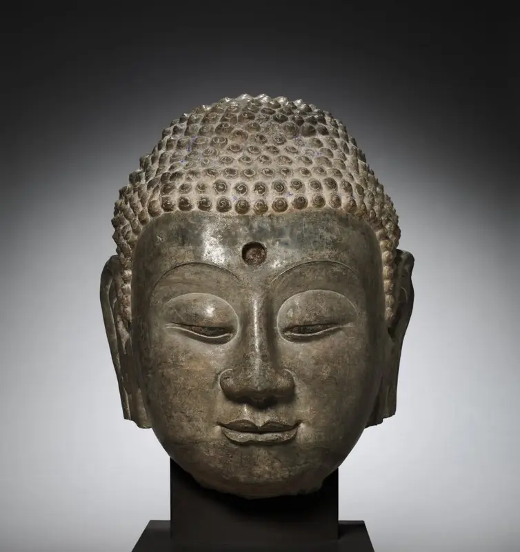 Head of Buddha — تصویر رکورد موزهٔ هنر کلیولند (دسترسی آزاد)