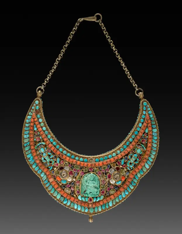 Gorget — تصویر رکورد موزهٔ هنر کلیولند (دسترسی آزاد)