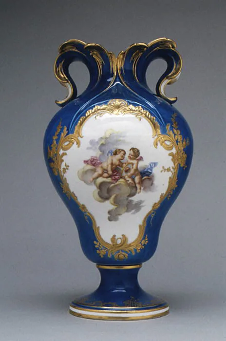 Vase (vase à oreilles) (one of a pair) — تصویر رکورد ویکیداده
