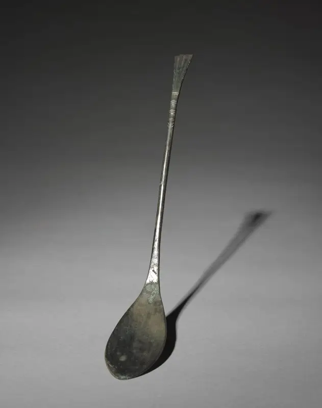 Spoon with Fish-Tail Design — تصویر رکورد موزهٔ هنر کلیولند (دسترسی آزاد)