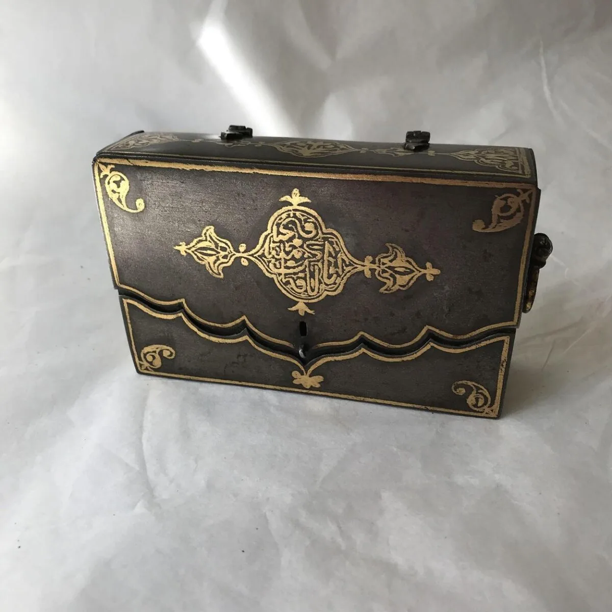 Quran case — تصویر رکورد موزهٔ ویکتوریا و آلبرت