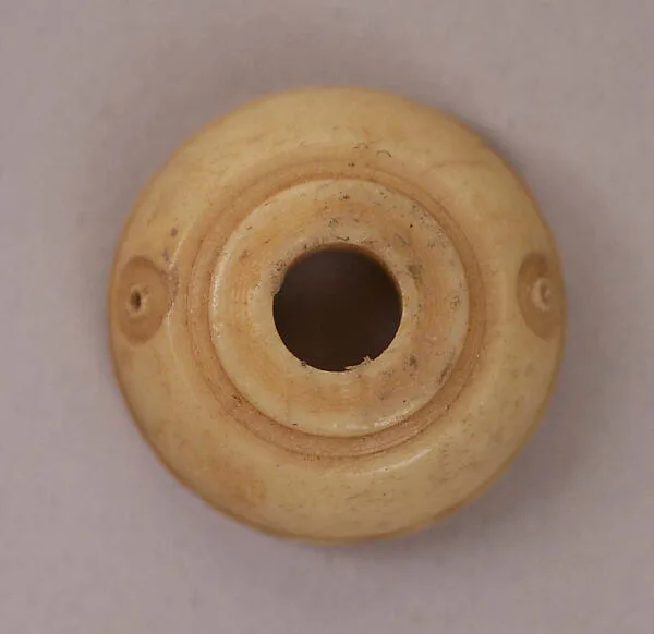 Button or Bead — تصویر رکورد موزهٔ متروپولیتن (دسترسی آزاد)
