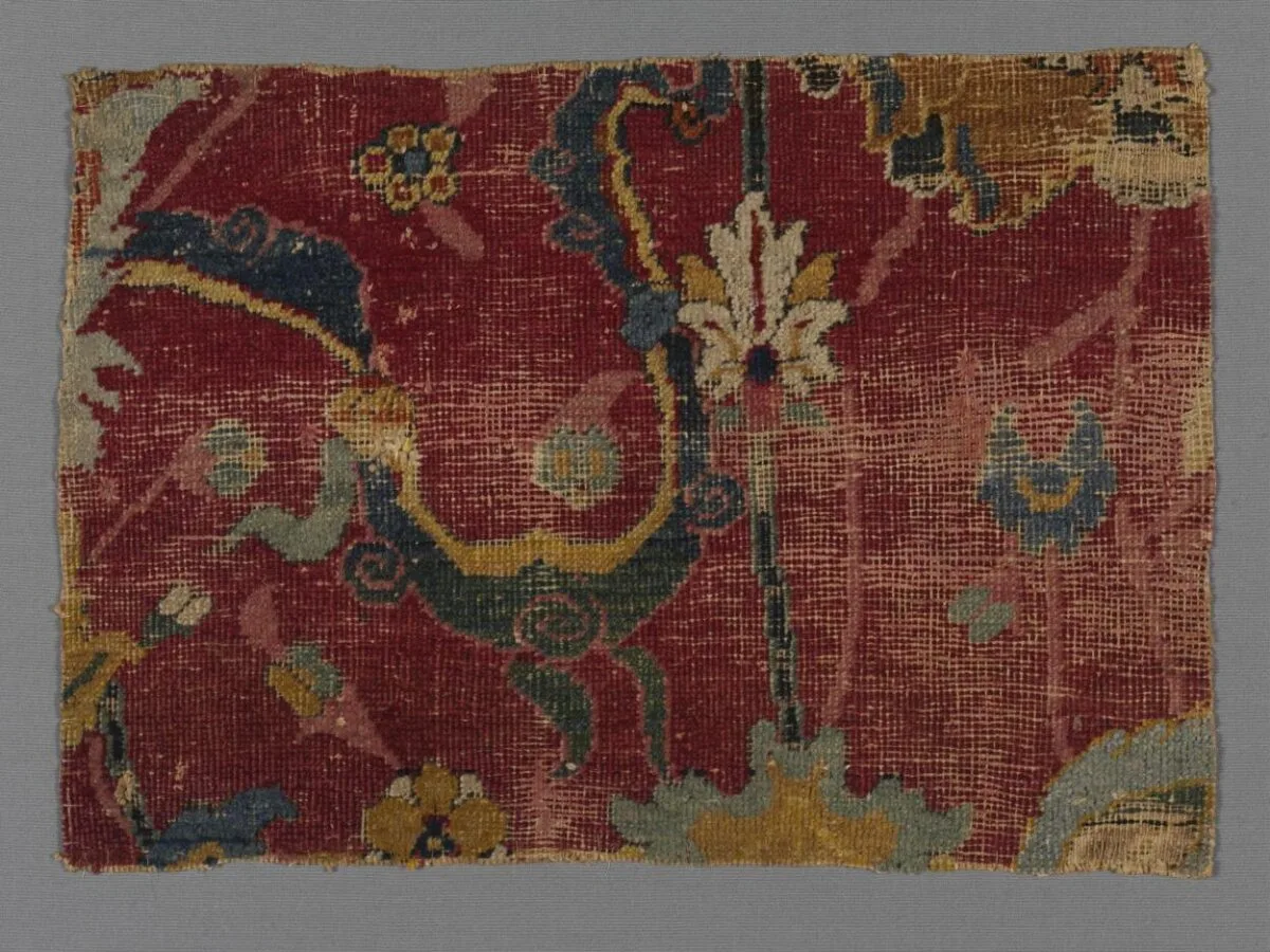 Carpet fragment — تصویر رکورد موزهٔ ویکتوریا و آلبرت