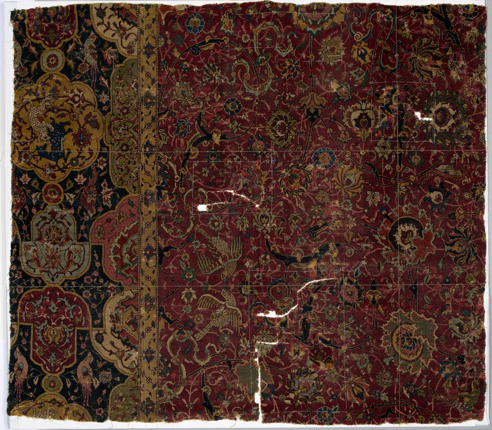 Fragment of a Carpet with Cartouche Border — تصویر رکورد موزهٔ متروپولیتن (دسترسی آزاد)