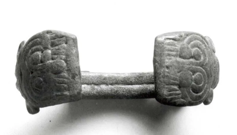 Bracelet with lion mask terminals — تصویر رکورد موزهٔ متروپولیتن (دسترسی آزاد)