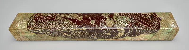 Scroll Box with Dragon and Phoenix Design — تصویر رکورد موزهٔ هنر کلیولند (دسترسی آزاد)