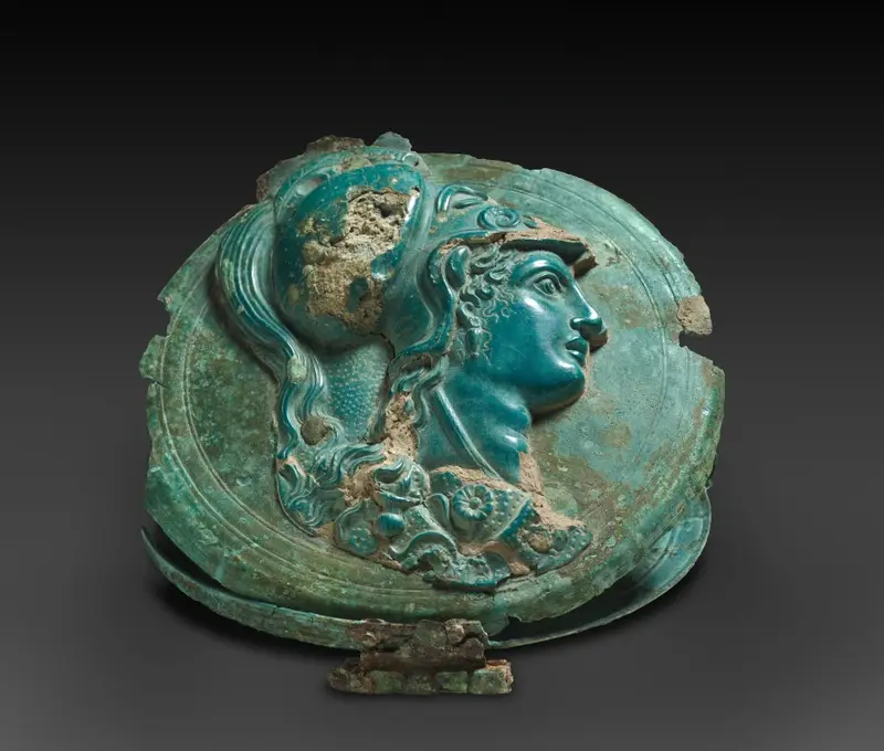 Box Mirror with Head of Athena — تصویر رکورد موزهٔ هنر کلیولند (دسترسی آزاد)