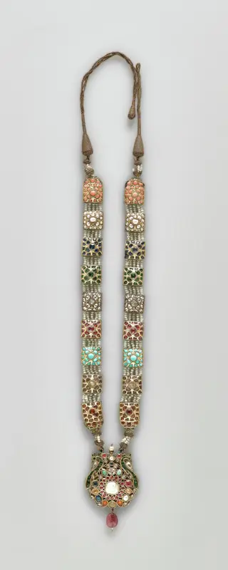 Jeweled Necklace and Pendant — تصویر رکورد موزهٔ هنر کلیولند (دسترسی آزاد)