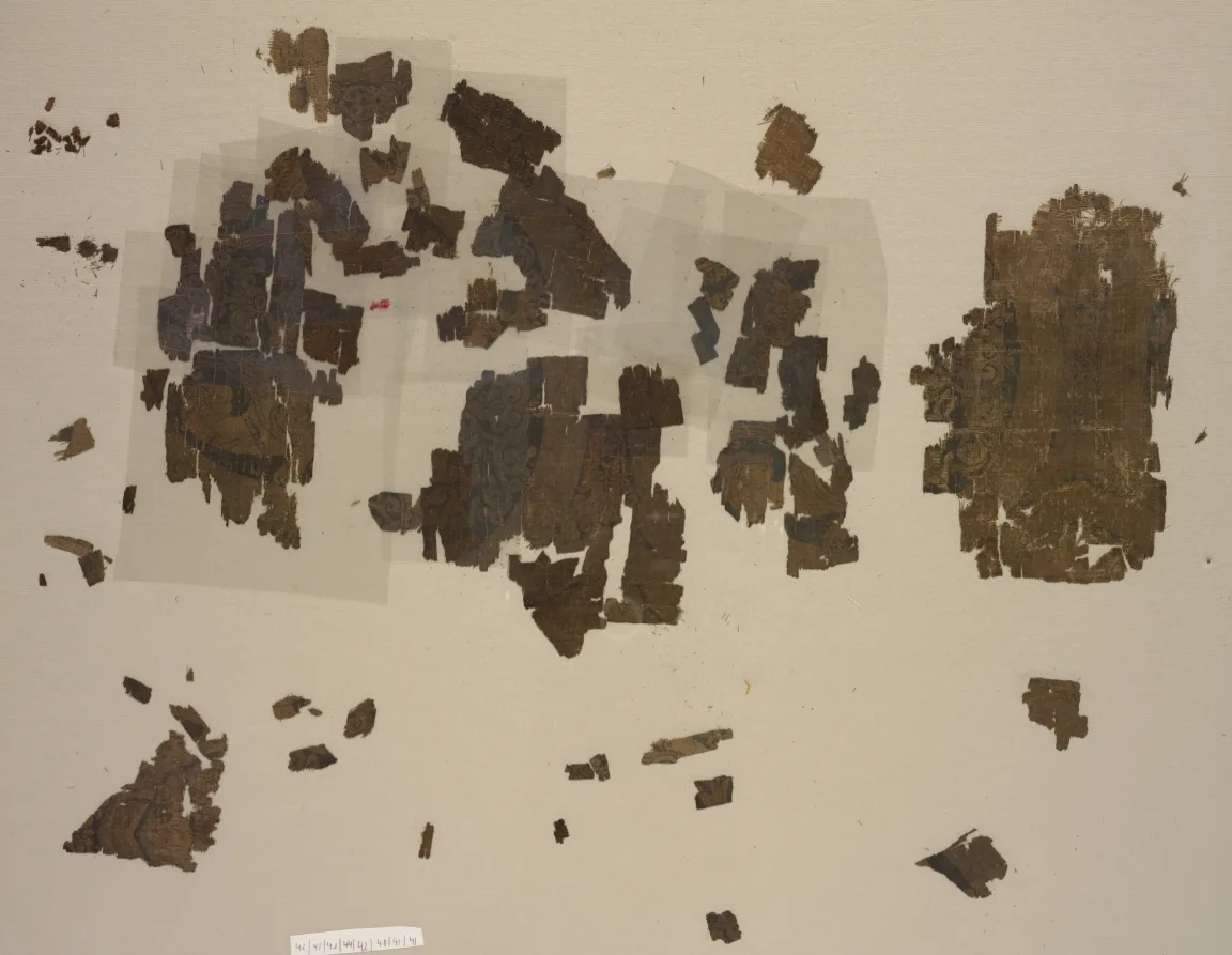 Fragments with winged lions in roundels — تصویر رکورد موزهٔ هنر کلیولند (دسترسی آزاد)