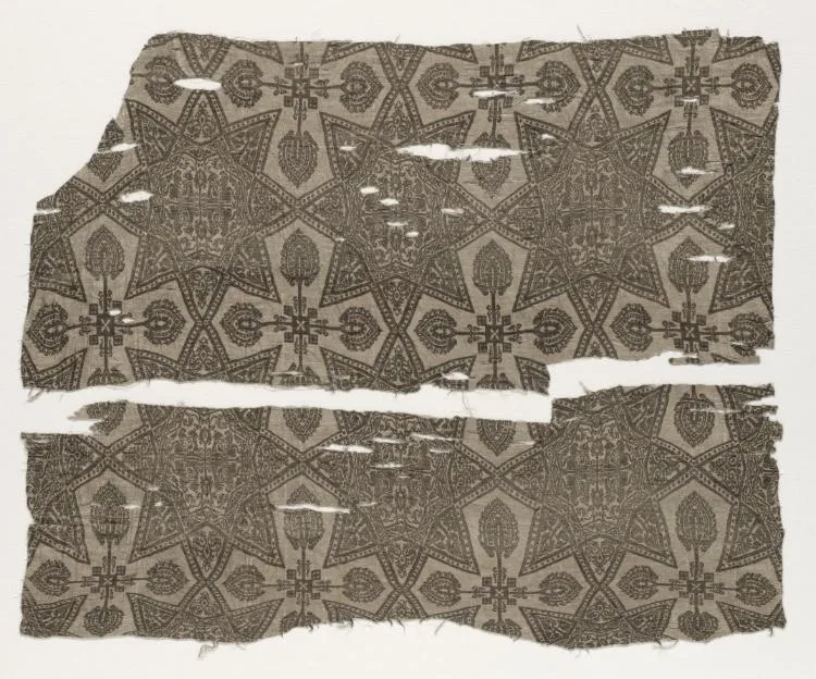 Fragments with Eight-Pointed Star (Two Pieces) — تصویر رکورد موزهٔ هنر کلیولند (دسترسی آزاد)