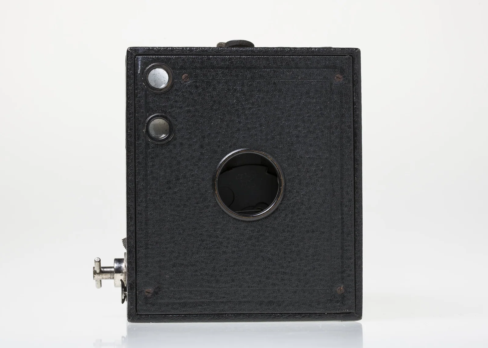دوربین - شرکت Eastman Kodak، مدل No. 3 Brownie Model B، ایالات متحده آمریکا، حدود ۱۹۱۵ — عکس رکورد موزههای ویکتوریا (استرالیا)