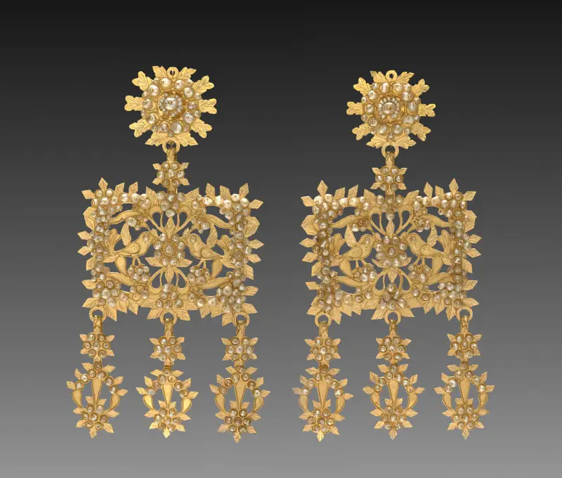 Pair of Earrings — تصویر رکورد موزهٔ هنر کلیولند (دسترسی آزاد)