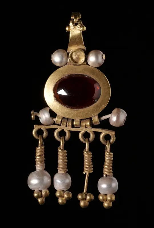 Pendant Earring — تصویر رکورد موزهٔ هنر کلیولند (دسترسی آزاد)