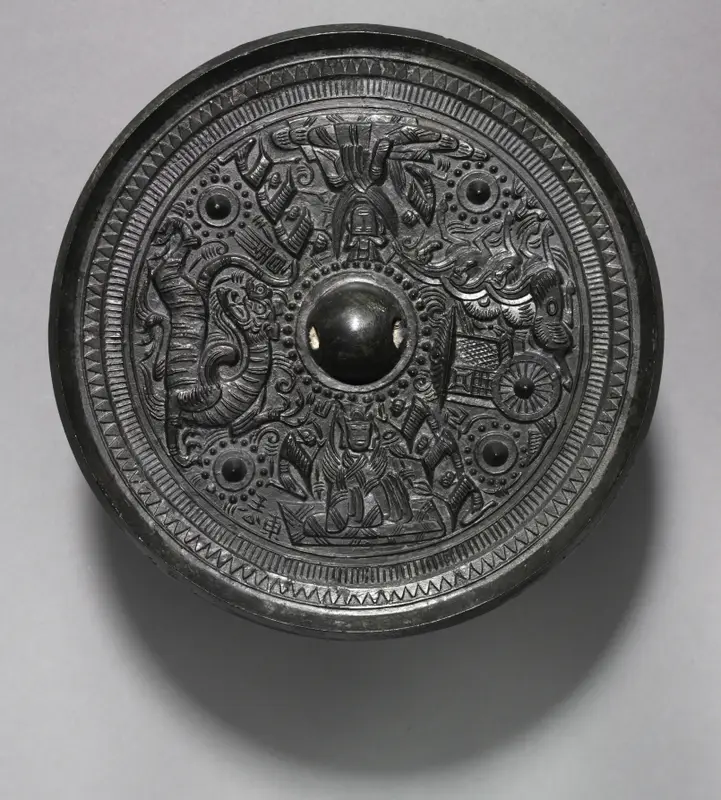 Mirror with Deities, Chariot, and the White Tiger — تصویر رکورد موزهٔ هنر کلیولند (دسترسی آزاد)