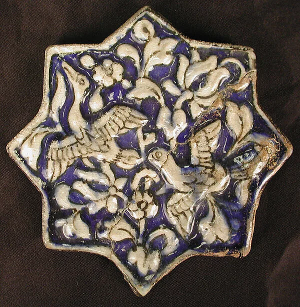 Star-Shaped Tile — تصویر رکورد موزهٔ متروپولیتن (دسترسی آزاد)