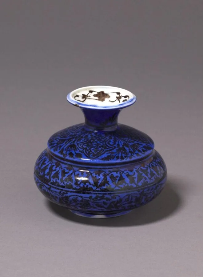 Spittoon — تصویر رکورد موزهٔ ویکتوریا و آلبرت