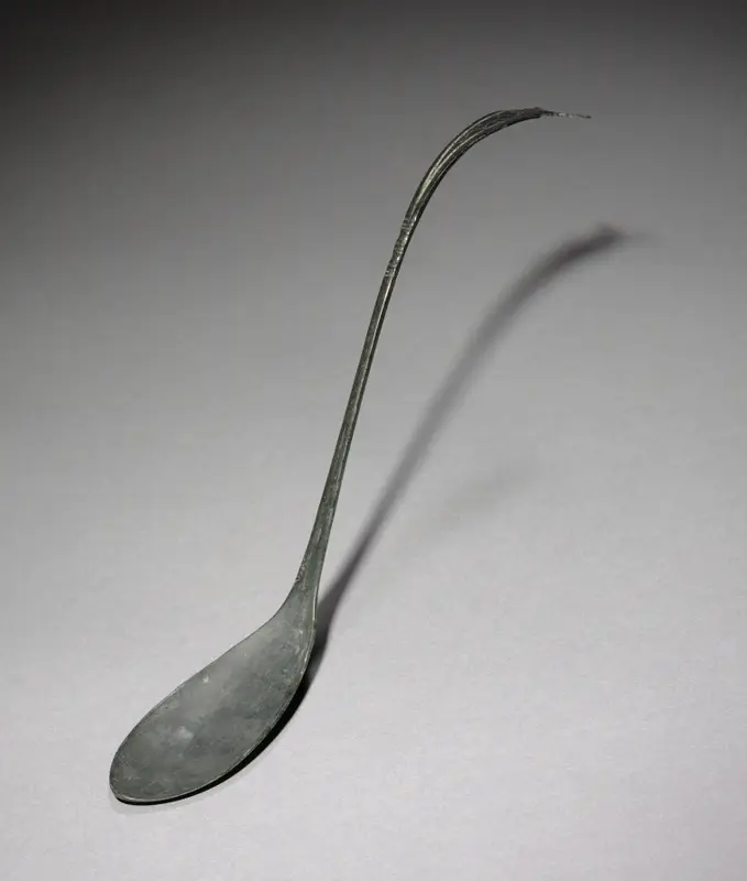 Spoon with Fish-Tail Design — تصویر رکورد موزهٔ هنر کلیولند (دسترسی آزاد)
