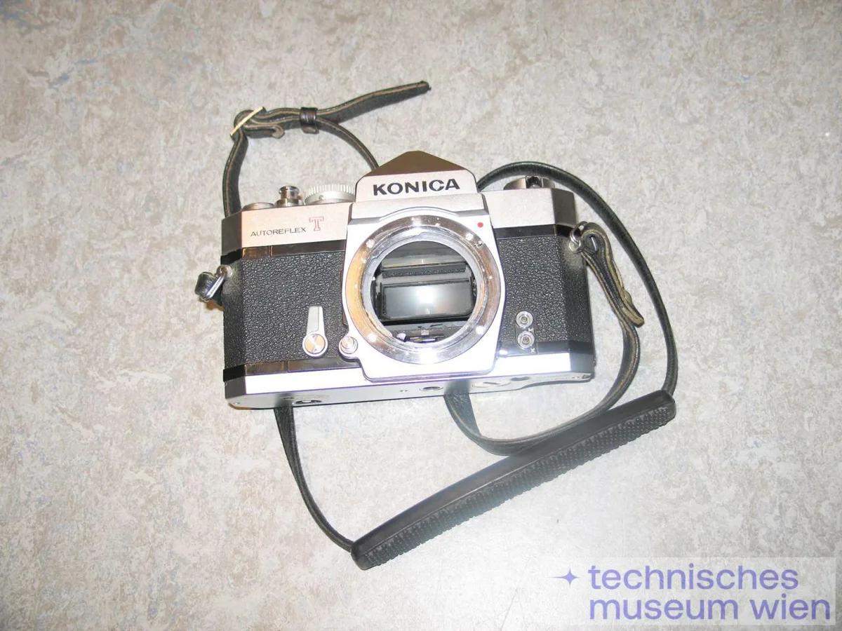 Spiegelreflexkamera Konica Autoreflex T — تصویر رکورد یوروپیانا