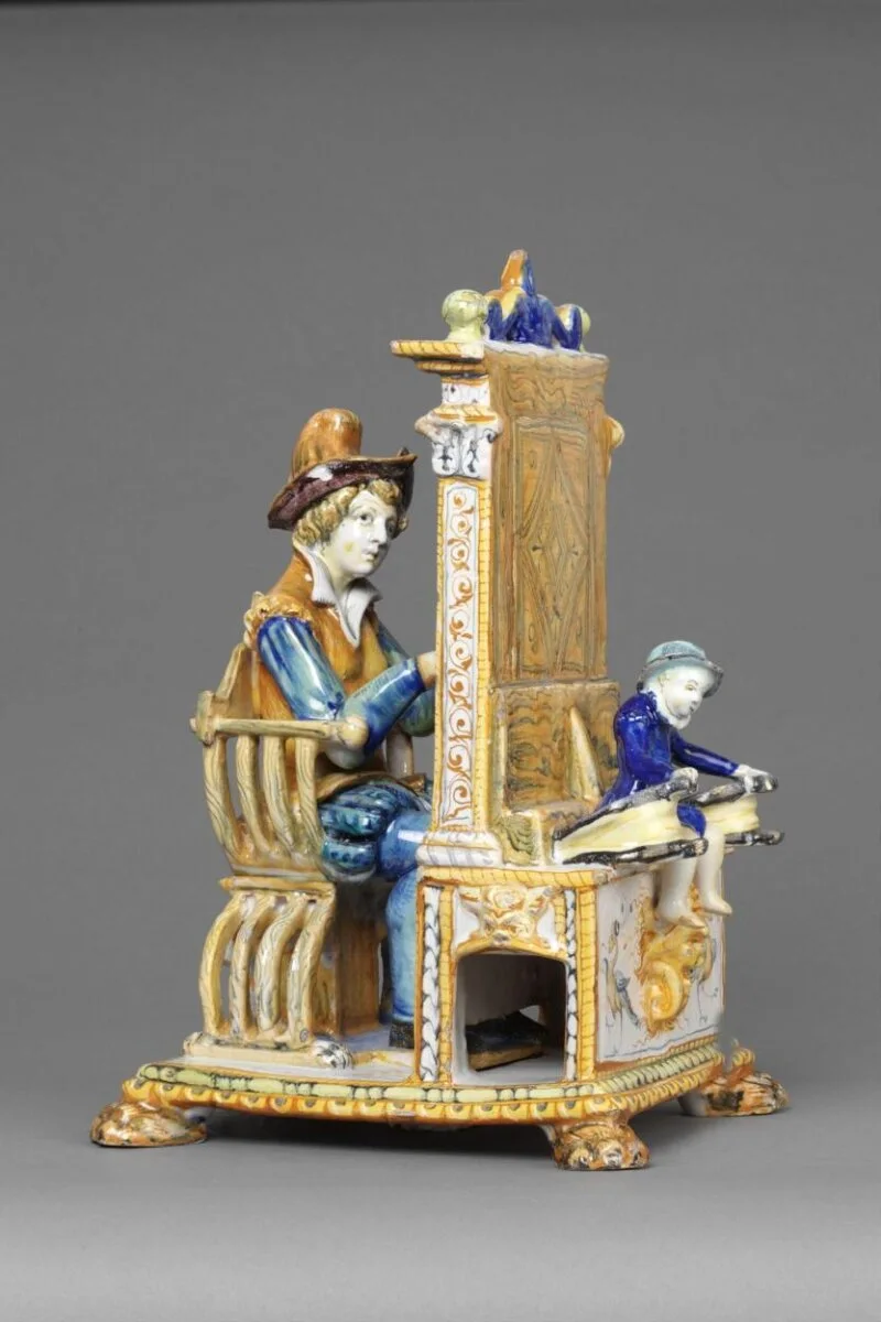 Inkstand — تصویر رکورد موزهٔ ویکتوریا و آلبرت