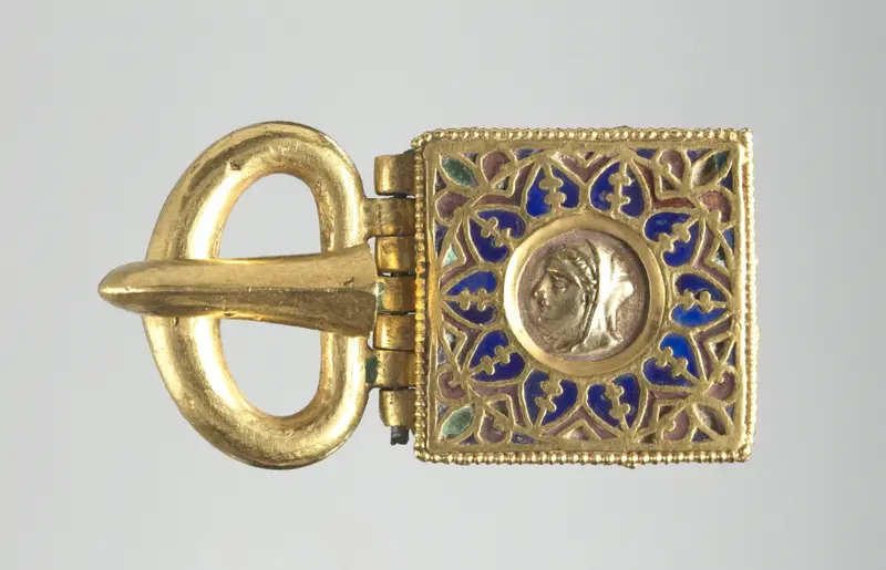 Buckle with Embossed Head in Profile — تصویر رکورد موزهٔ هنر کلیولند (دسترسی آزاد)