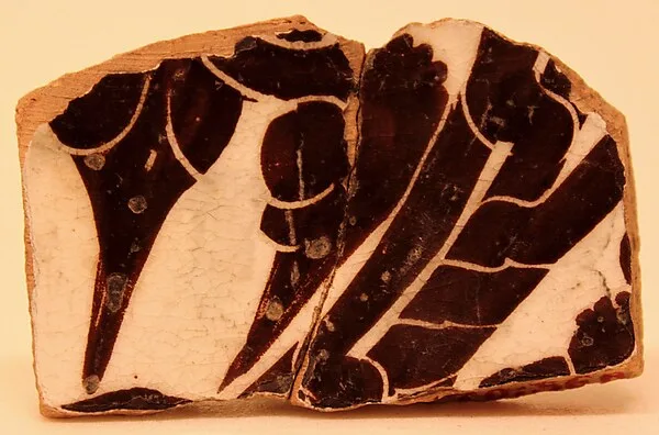 Fragment of a Bowl — تصویر رکورد موزهٔ متروپولیتن (دسترسی آزاد)