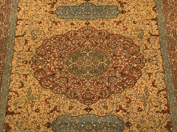 قالی ترنجدار آنهالت — نمای تکمیلی ثبتشده در رکورد موزه
