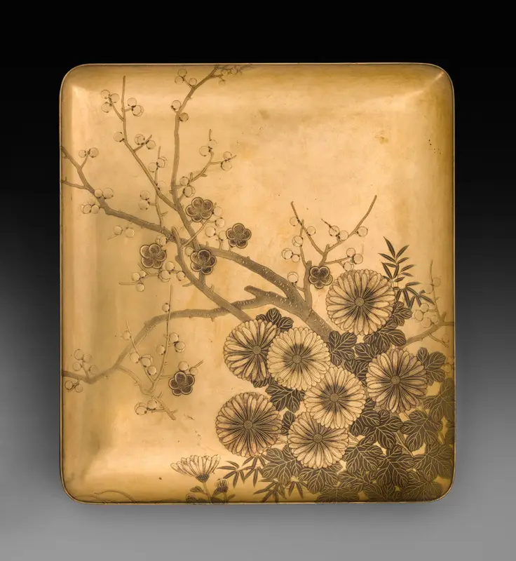 Lid of Writing Box (Suzuribako) with Chrysanthemum and Plum — تصویر رکورد موزهٔ هنر کلیولند (دسترسی آزاد)