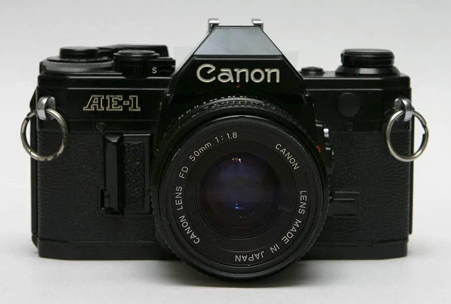 Canon AE-1 — تصویر رکورد ویکیداده