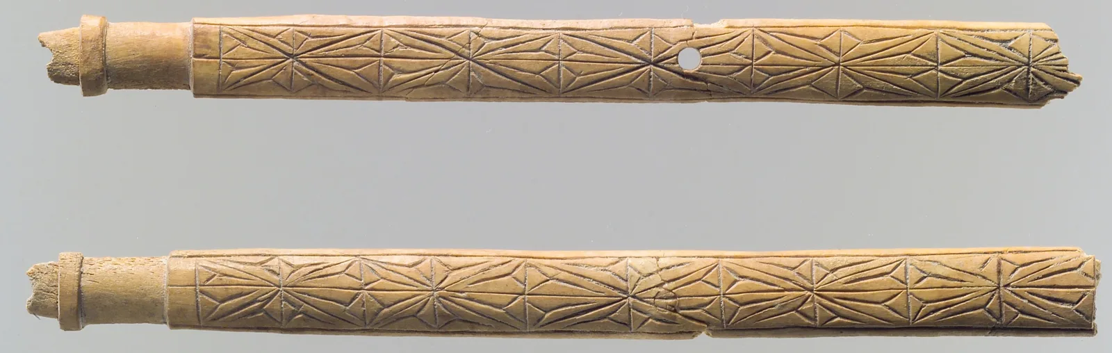 Ornament — تصویر رکورد موزهٔ متروپولیتن (دسترسی آزاد)