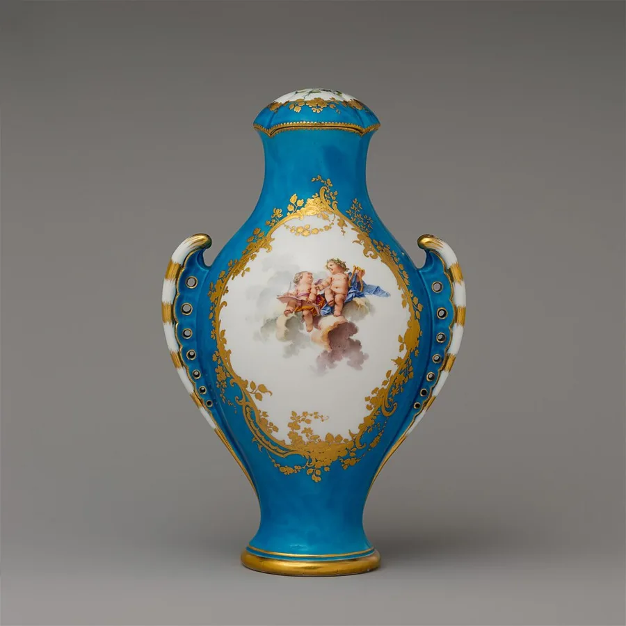 Vase with cover (vase urne antique) — تصویر رکورد ویکیداده