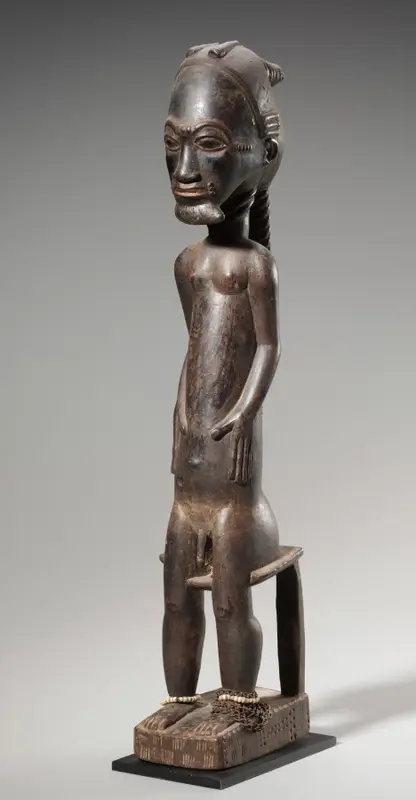 Male Figure from a Pair (asye usu) — تصویر رکورد موزهٔ هنر کلیولند (دسترسی آزاد)