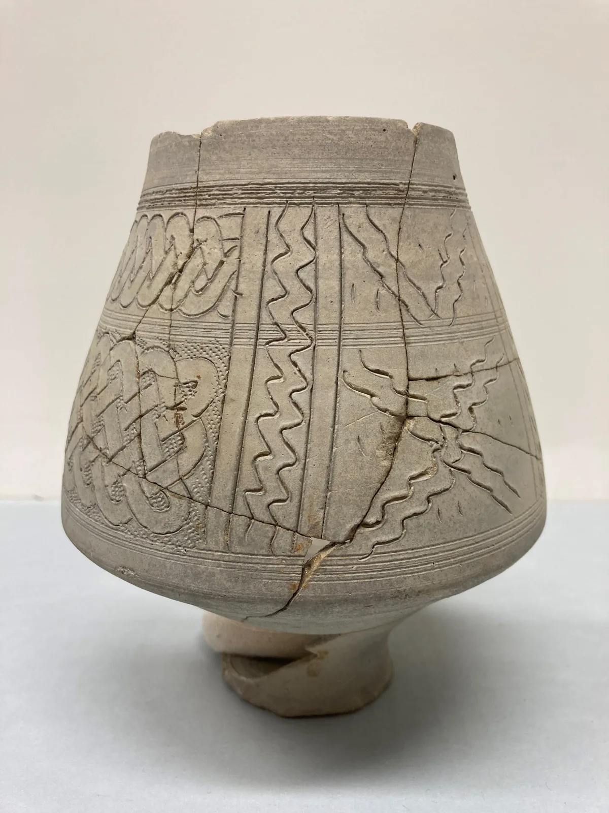 Cup — تصویر رکورد موزهٔ متروپولیتن (دسترسی آزاد)