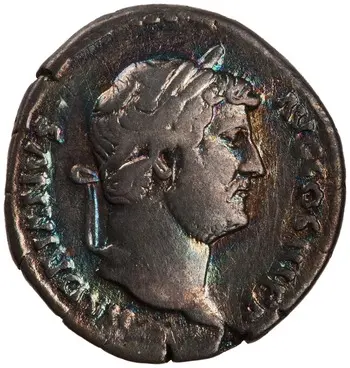 روی نمونهٔ موزهای 1911.23.157 از این تیپ