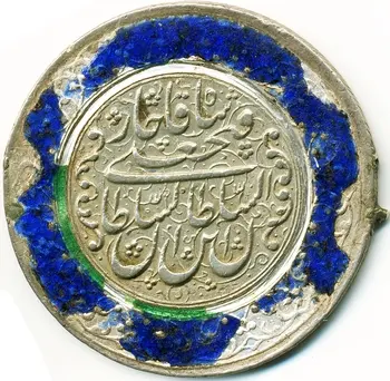 روی نمونهٔ موزه‌ای 1922.99.1 از این تیپ