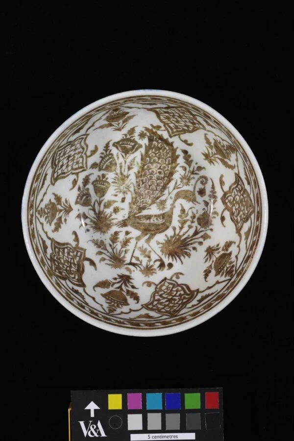 نمای تکمیلیِ همان اثر — شمارهٔ اموال C.1965-1910
