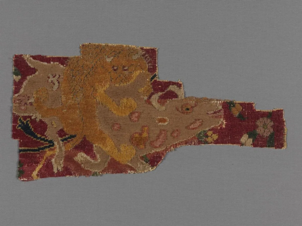 Carpet fragment — تصویر رکورد موزهٔ ویکتوریا و آلبرت