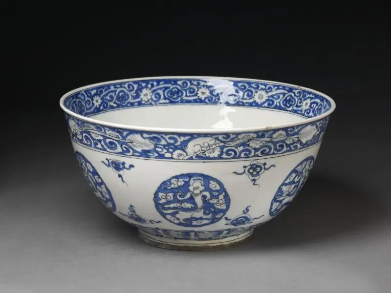 Bowl — تصویر رکورد موزهٔ ویکتوریا و آلبرت