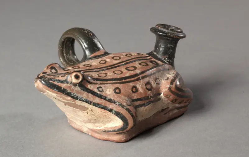 Frog-Shaped Guttus (Oil Flask) — تصویر رکورد موزهٔ هنر کلیولند (دسترسی آزاد)