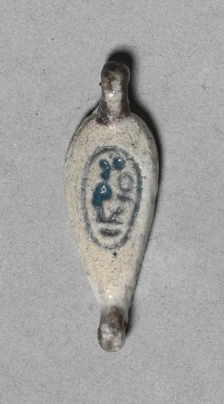 Petal-Shaped Bead — تصویر رکورد موزهٔ هنر کلیولند (دسترسی آزاد) — شمارهٔ رکورد 1919.618.k