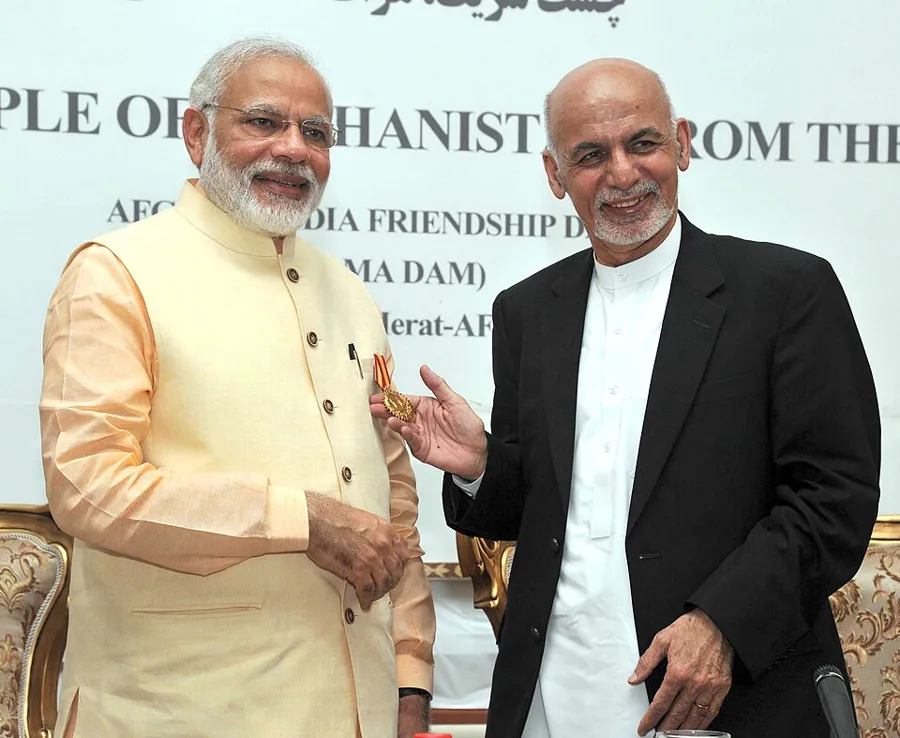 Amir Amanullah Khan Award — عکس از ویکی‌انبار
