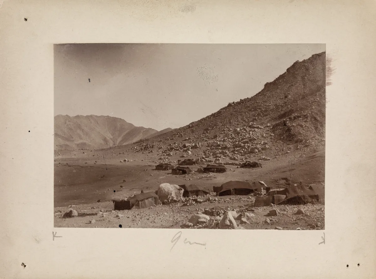 Camp of the Luren (front Asian expedition 1906-1907 - 4 Persia 1907) — تصویر رکورد یوروپیانا