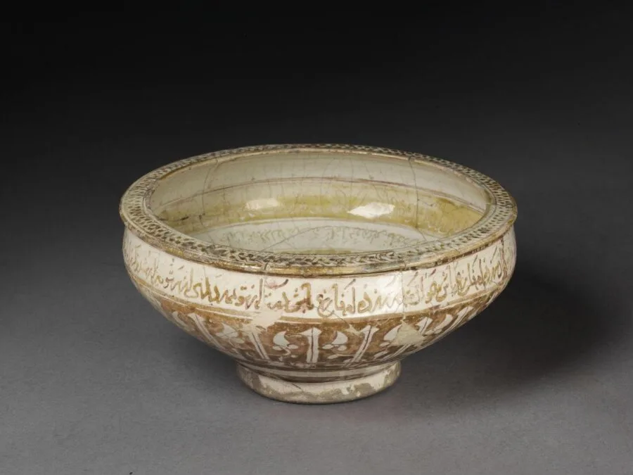 Bowl — تصویر رکورد موزهٔ ویکتوریا و آلبرت