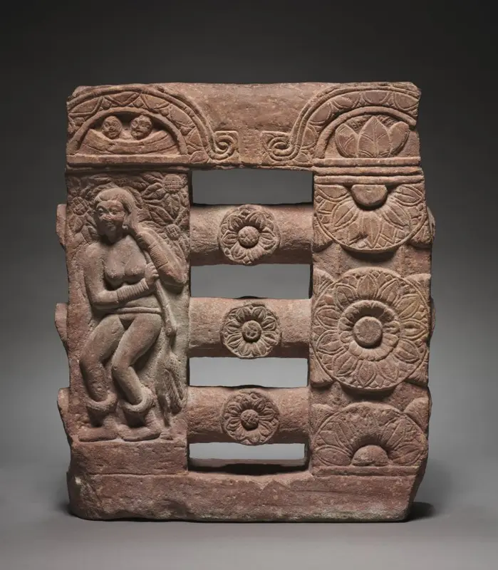 Section of Monolithic Railing with Bather and Lotus Medallions — تصویر رکورد موزهٔ هنر کلیولند (دسترسی آزاد)