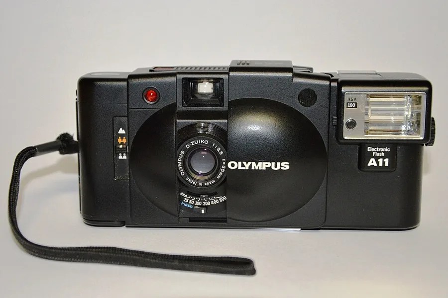 Olympus XA — تصویر رکورد ویکیداده
