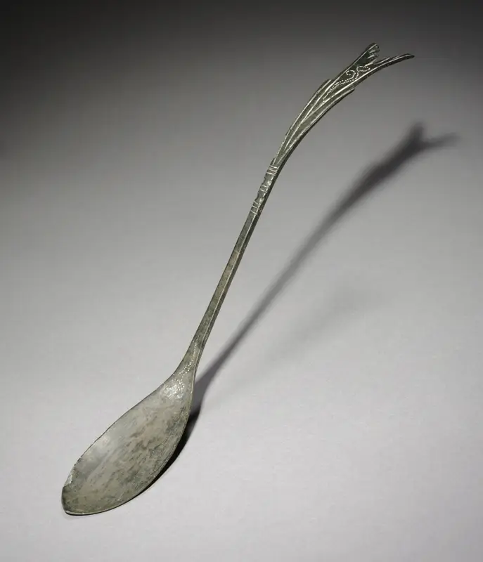 Spoon with Fish-Tail Design — تصویر رکورد موزهٔ هنر کلیولند (دسترسی آزاد)