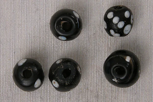 Beads — تصویر رکورد موزهٔ متروپولیتن (دسترسی آزاد)